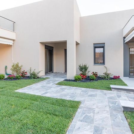 3 Doors Villas Nea Iraklitsa Exterior photo