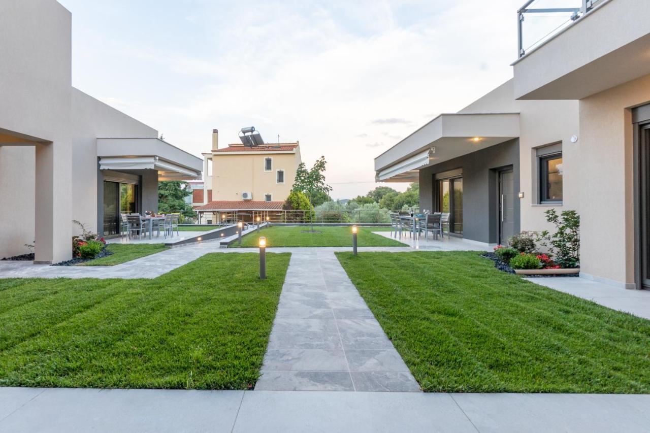 3 Doors Villas Nea Iraklitsa Exterior photo