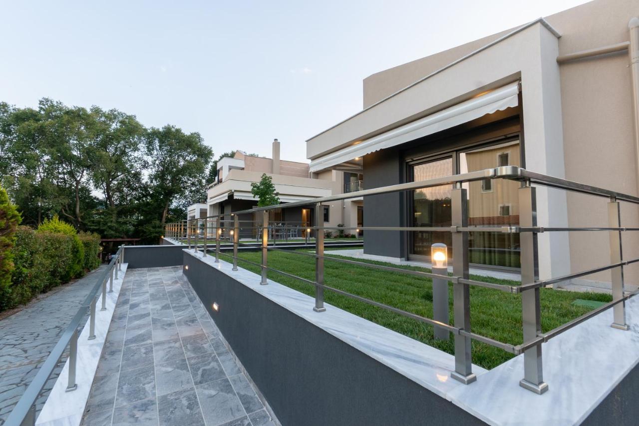 3 Doors Villas Nea Iraklitsa Exterior photo